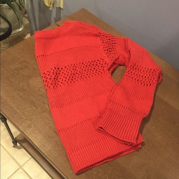 ✨2/$10 (M) Coral Crop Sweater - Picture 2 of 4